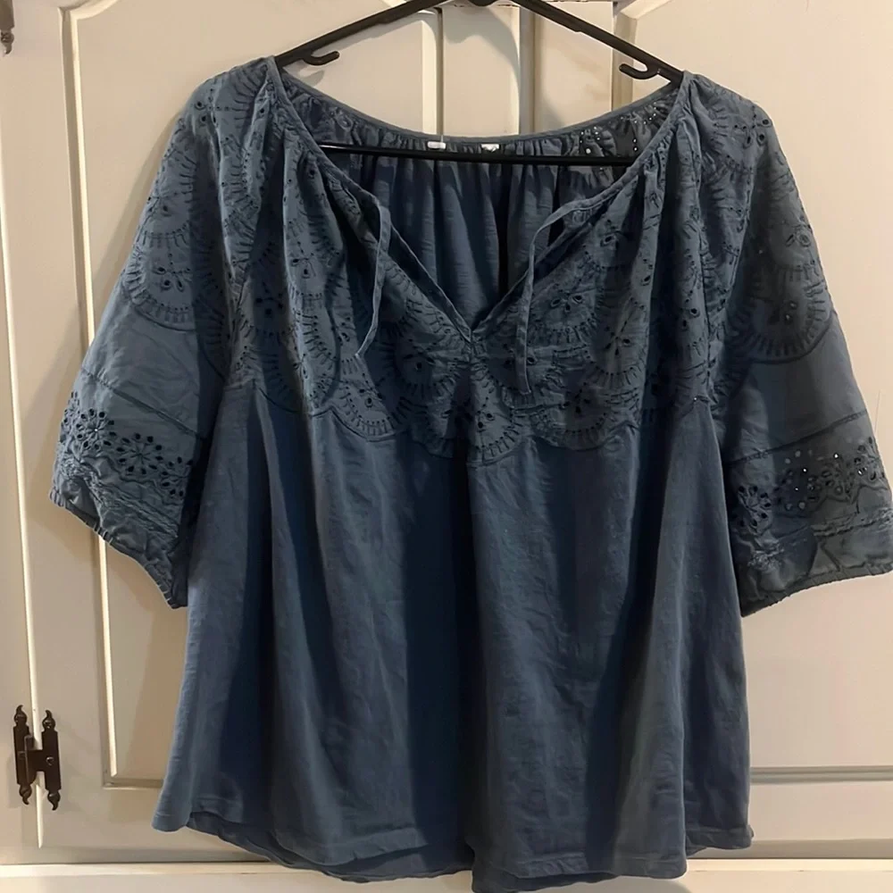 Teal top. Size M Worn several times Listing # 9942 - Picture 1 of 7